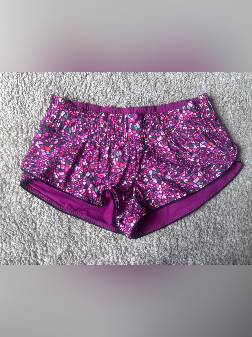 Lululemon Surf Short II in the Paradise Camo Multi / Regal Plum Size 4